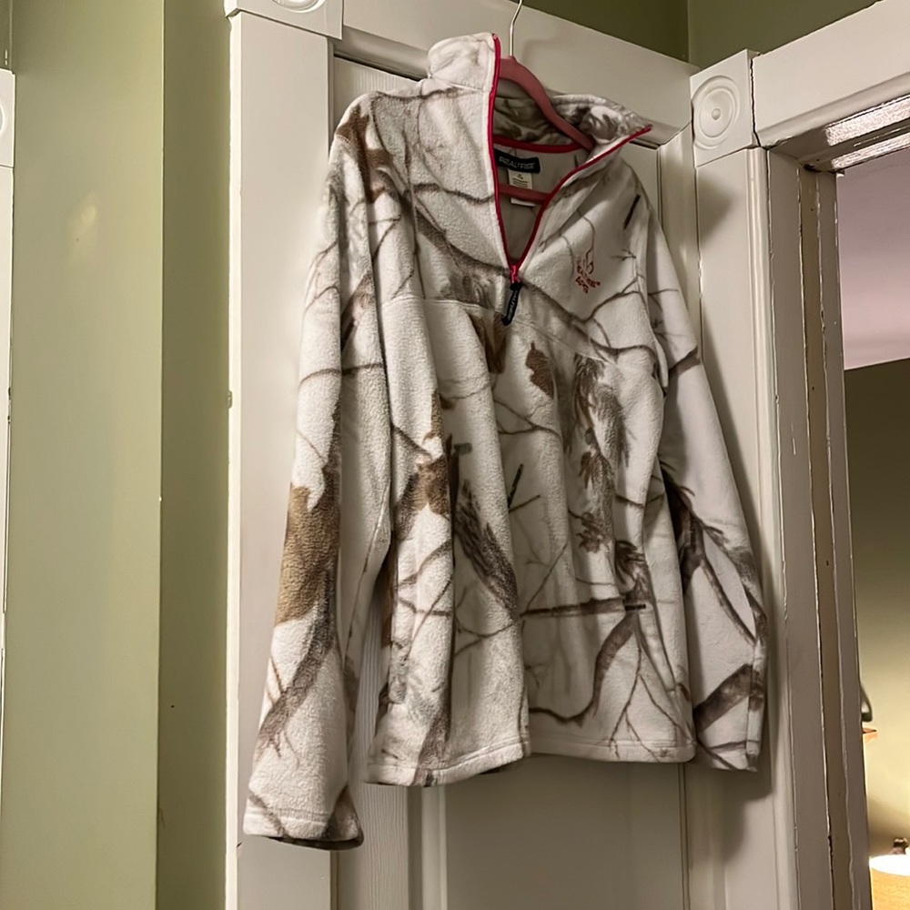 Realtree quarter zip sweatshirt